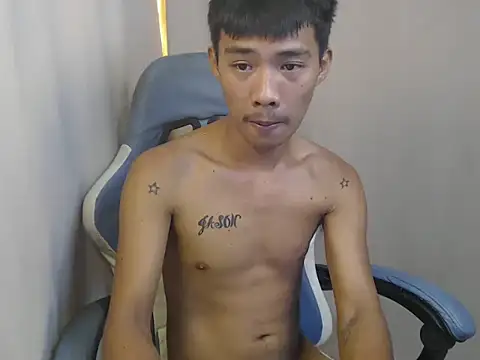 Snapshot of urasianjason chatting on March 25, 11:38 am urasianjason online show from March 25, 11:38 am