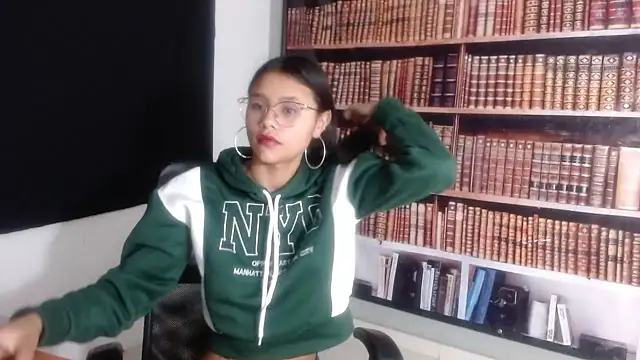 SofieLove 01 online show from September 10, 9:20 am