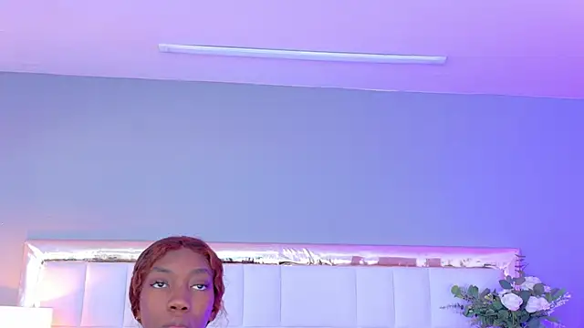 Snapshot of MadeleineHocker chatting on October 18, 1:01 pm MadeleineHocker online show from October 18, 1:01 pm