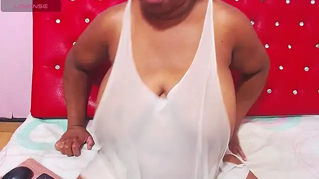 wonderfuldiana online show from December 13, 10:26 pm