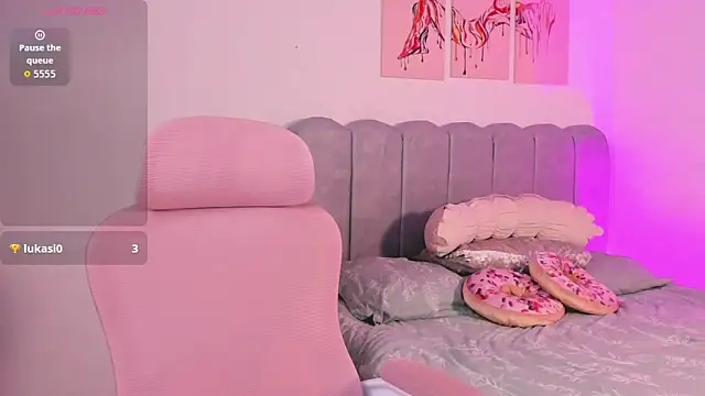 DafneVega online show from December 4, 2:04 pm