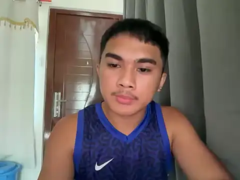Snapshot of pinoyAdrianneXXX chatting on May 28, 12:19 am pinoyAdrianneXXX online show from May 28, 12:19 am