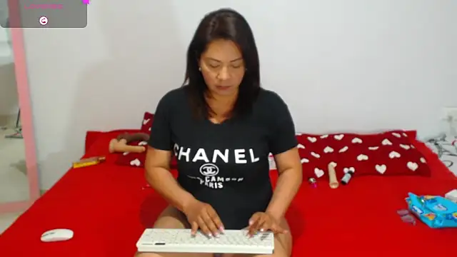 Snapshot of hiilarybrown chatting on September 17, 3:08 am hiilarybrown online show from September 17, 3:08 am