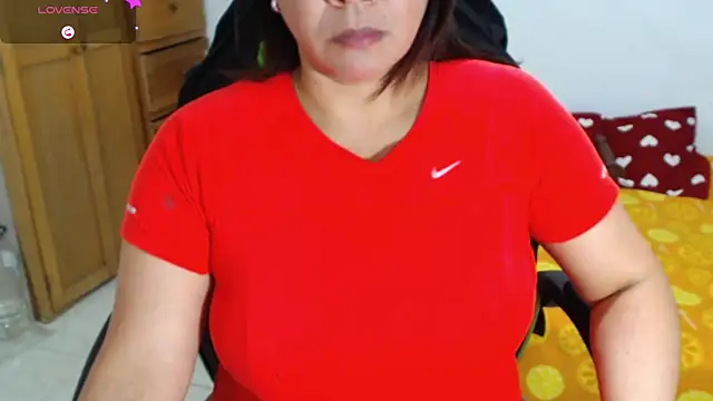 Snapshot of hiilarybrown chatting on September 19, 12:34 am hiilarybrown online show from September 19, 12:34 am