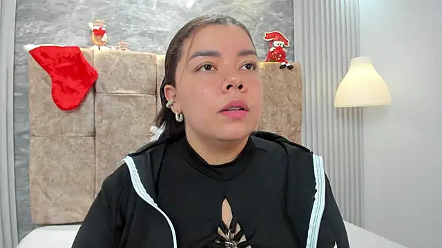 leilapons online show from November 29, 5:05 pm