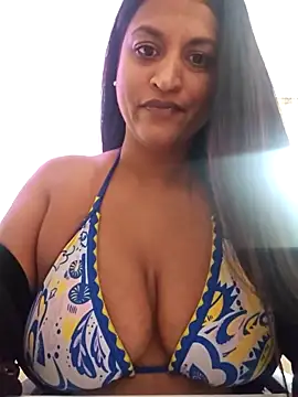 Snapshot of Busty_AriaX chatting on October 22, 4:07 pm Busty AriaX online show from October 22, 4:07 pm