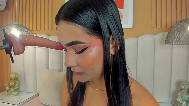 noa moon online show from June 7, 3:21 am
