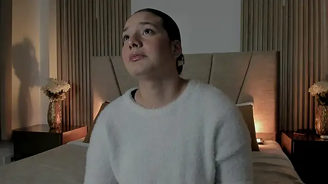 Snapshot of Rachell_Jamess chatting on September 15, 3:50 am Rachell Jamess online show from September 15, 3:50 am