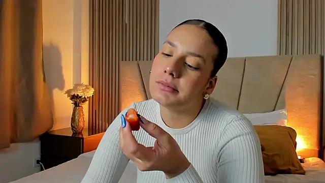 Snapshot of Rachell_Jamess chatting on October 14, 3:40 am Rachell Jamess online show from October 14, 3:40 am