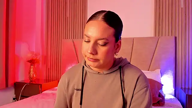 Snapshot of Rachell_Jamess chatting on October 28, 3:43 am Rachell Jamess online show from October 28, 3:43 am