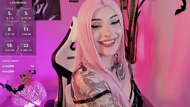 Snapshot of VelvetVampiree chatting on April 6, 12:19 am VelvetVampiree online show from April 6, 12:19 am