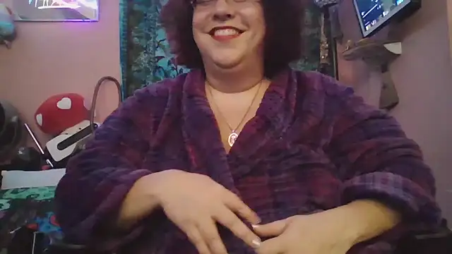 lil-gemini-hippy online show from March 3, 5:13 am