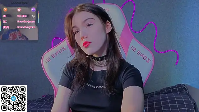 Snapshot of Sophie_SkyAngel chatting on April 22, 3:02 pm Sophie SkyAngel online show from April 22, 3:02 pm