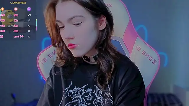 Snapshot of Sophie_SkyAngel chatting on May 28, 1:30 pm Sophie SkyAngel online show from May 28, 1:30 pm