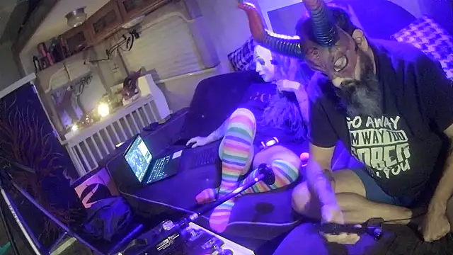 jamiezlilith online show from October 15, 12:22 am