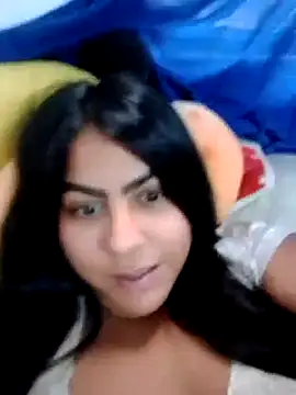 candytyler  online show from October 17, 10:45 pm