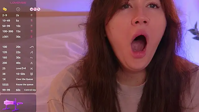 Snapshot of MeganStrain chatting on November 8, 3:07 am MeganStrain online show from November 8, 3:07 am