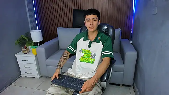 Leo santoro online show from February 1, 1:42 pm