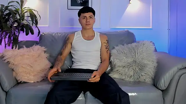 Leo santoro online show from March 9, 2:10 pm