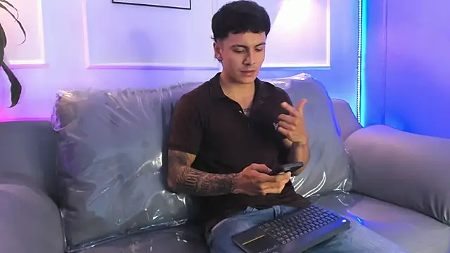 Leo santoro online show from March 13, 3:18 pm