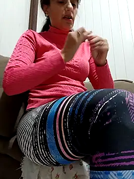 cicinha3657 online show from May 10, 4:17 am