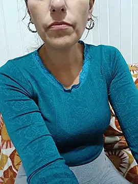 cicinha3657 online show from May 21, 3:24 am