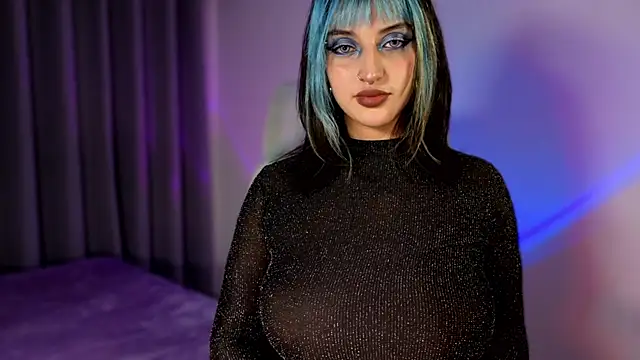 Snapshot of Blueee_cat chatting on March 1, 7:32 am Blueee cat online show from March 1, 7:32 am