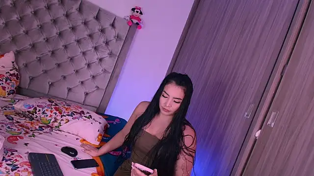 dreamsussi online show from February 6, 5:05 pm