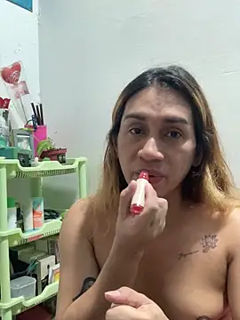pretty TRANSjona online show from June 5, 8:25 pm