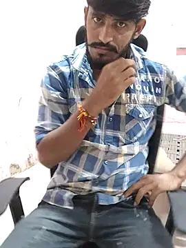 Snapshot of krishjaat43 chatting on September 26, 7:45 am krishjaat43 online show from September 26, 7:45 am