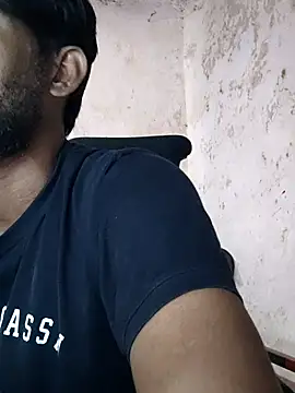 Snapshot of krishjaat43 chatting on October 3, 4:31 am krishjaat43 online show from October 3, 4:31 am