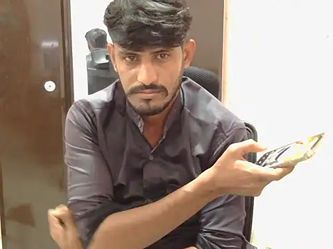 Snapshot of krishjaat43 chatting on November 18, 4:39 am krishjaat43 online show from November 18, 4:39 am