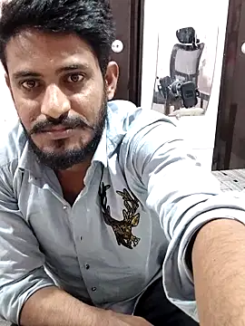 Snapshot of krishjaat43 chatting on April 6, 4:10 am krishjaat43 online show from April 6, 4:10 am