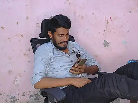 Snapshot of krishjaat43 chatting on April 6, 4:52 pm krishjaat43 online show from April 6, 4:52 pm