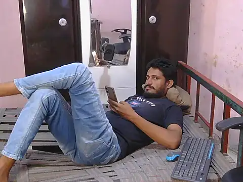 Snapshot of krishjaat43 chatting on April 12, 3:50 pm krishjaat43 online show from April 12, 3:50 pm
