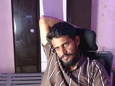 Snapshot of krishjaat43 chatting on April 13, 4:12 pm krishjaat43 online show from April 13, 4:12 pm