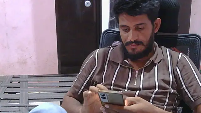 Snapshot of krishjaat43 chatting on April 15, 8:42 pm krishjaat43 online show from April 15, 8:42 pm