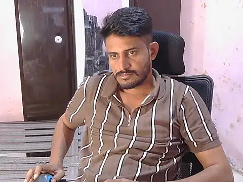 Snapshot of krishjaat43 chatting on April 18, 2:59 am krishjaat43 online show from April 18, 2:59 am