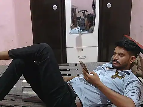 Snapshot of krishjaat43 chatting on April 20, 12:57 am krishjaat43 online show from April 20, 12:57 am
