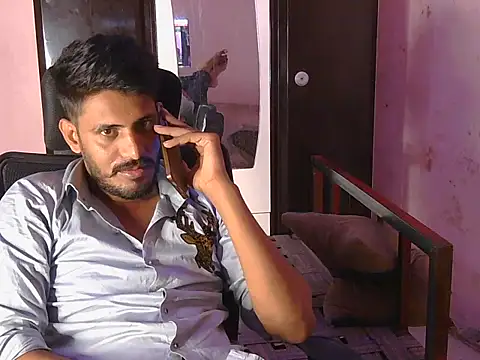 Snapshot of krishjaat43 chatting on April 29, 8:29 am krishjaat43 online show from April 29, 8:29 am