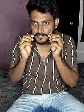 Snapshot of krishjaat43 chatting on May 2, 4:39 am krishjaat43 online show from May 2, 4:39 am