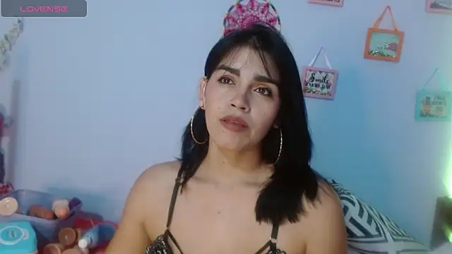 angelly  kate online show from June 17, 2:14 am