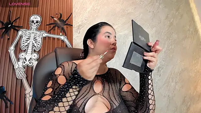  Cris Spicy  online show from October 28, 7:05 pm