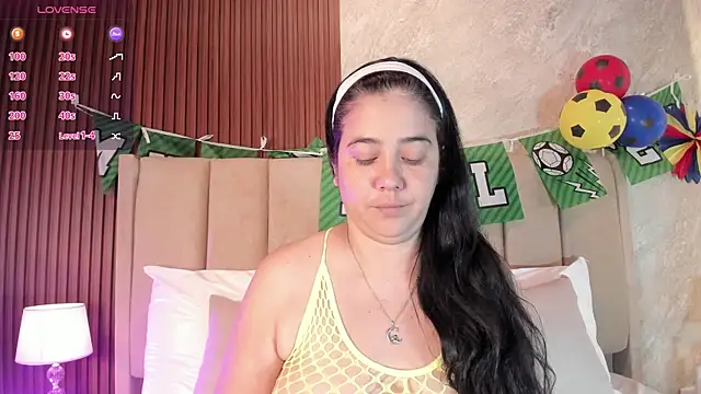  Cris Spicy  online show from June 17, 8:21 pm