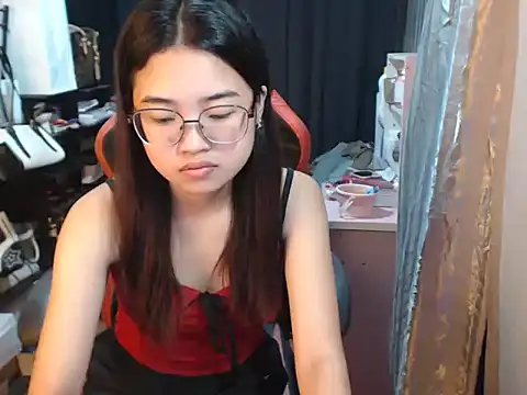 urhoneybunny25 online show from October 15, 12:44 am