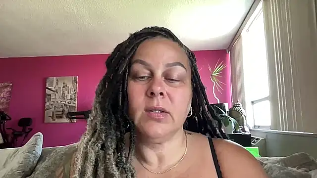 Snapshot of number1slut chatting on April 22, 6:31 pm number1slut online show from April 22, 6:31 pm