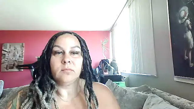 Snapshot of number1slut chatting on April 23, 3:25 pm number1slut online show from April 23, 3:25 pm