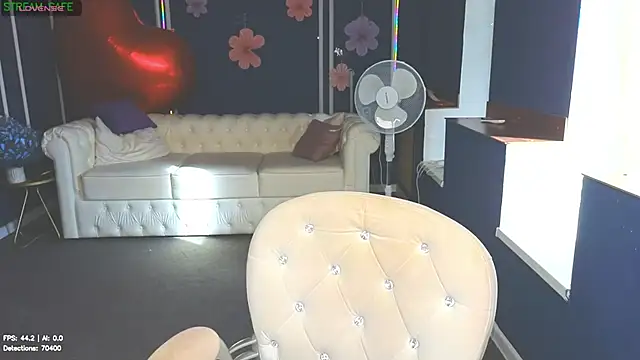 Wendy Waves online show from June 30, 2:18 pm