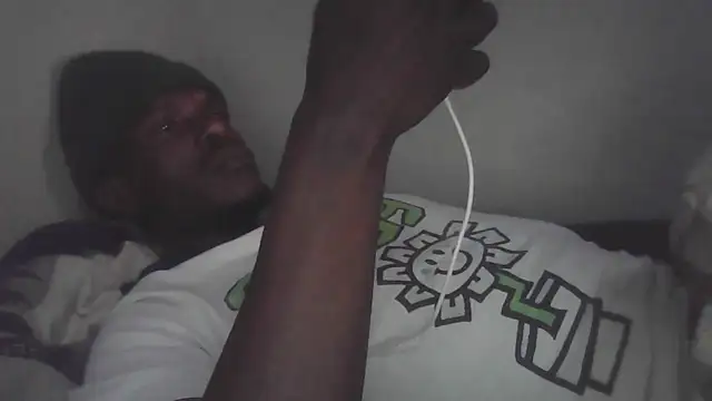 Snapshot of cuminsidebby chatting on December 15, 9:08 pm cuminsidebby online show from December 15, 9:08 pm