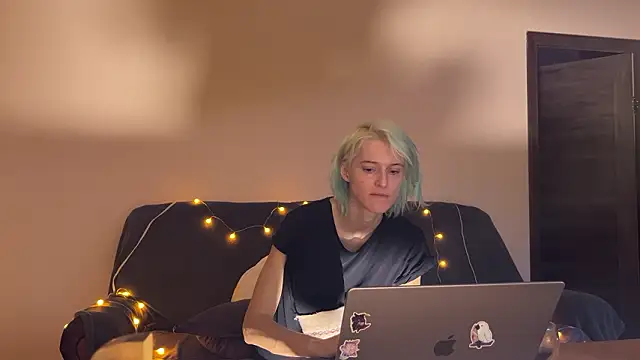 Snapshot of Lea_Elfie chatting on March 24, 3:17 pm Lea Elfie online show from March 24, 3:17 pm